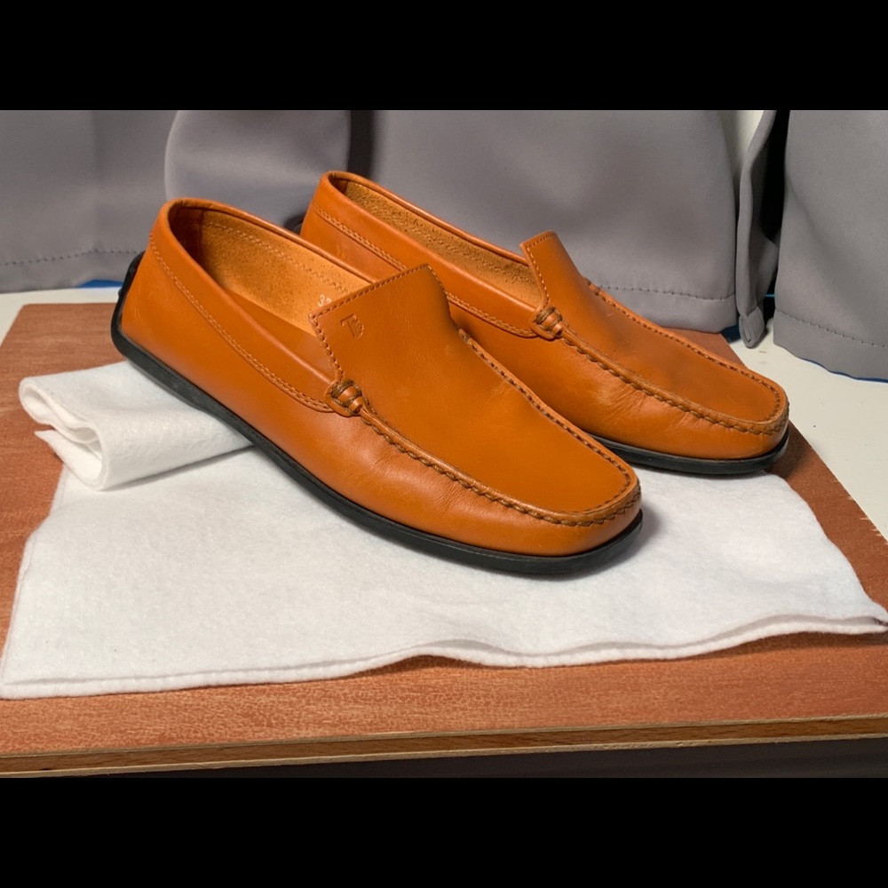 Tods leather loafer
